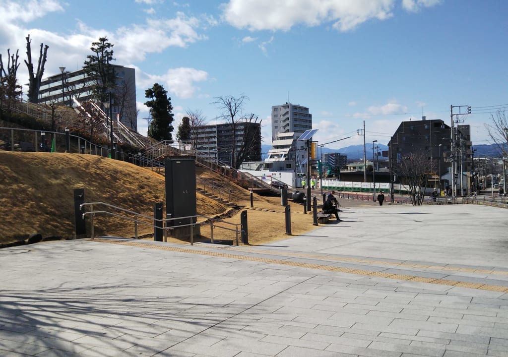 狭山市駅西口市民広場の風景