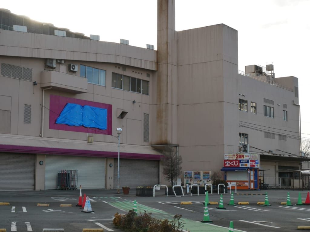 閉店後のイオン武蔵狭山店