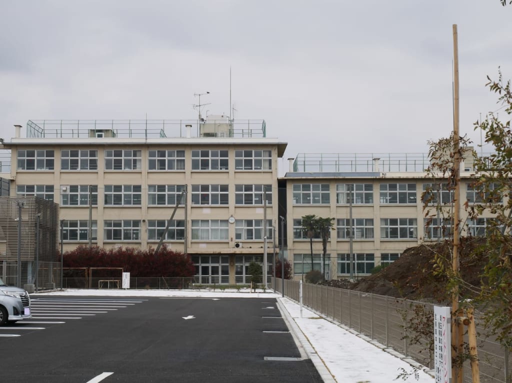 入間中学校の校舎