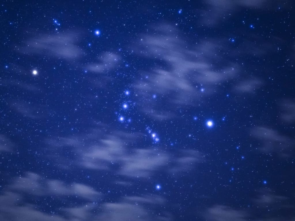 夜空に輝くオリオン座