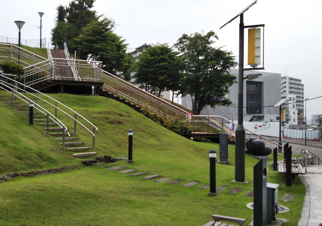 狭山市駅西口市民広場の風景