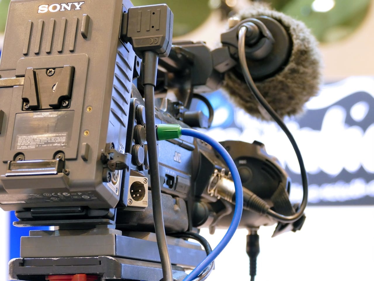 テレビの撮影に使用されるカメラ