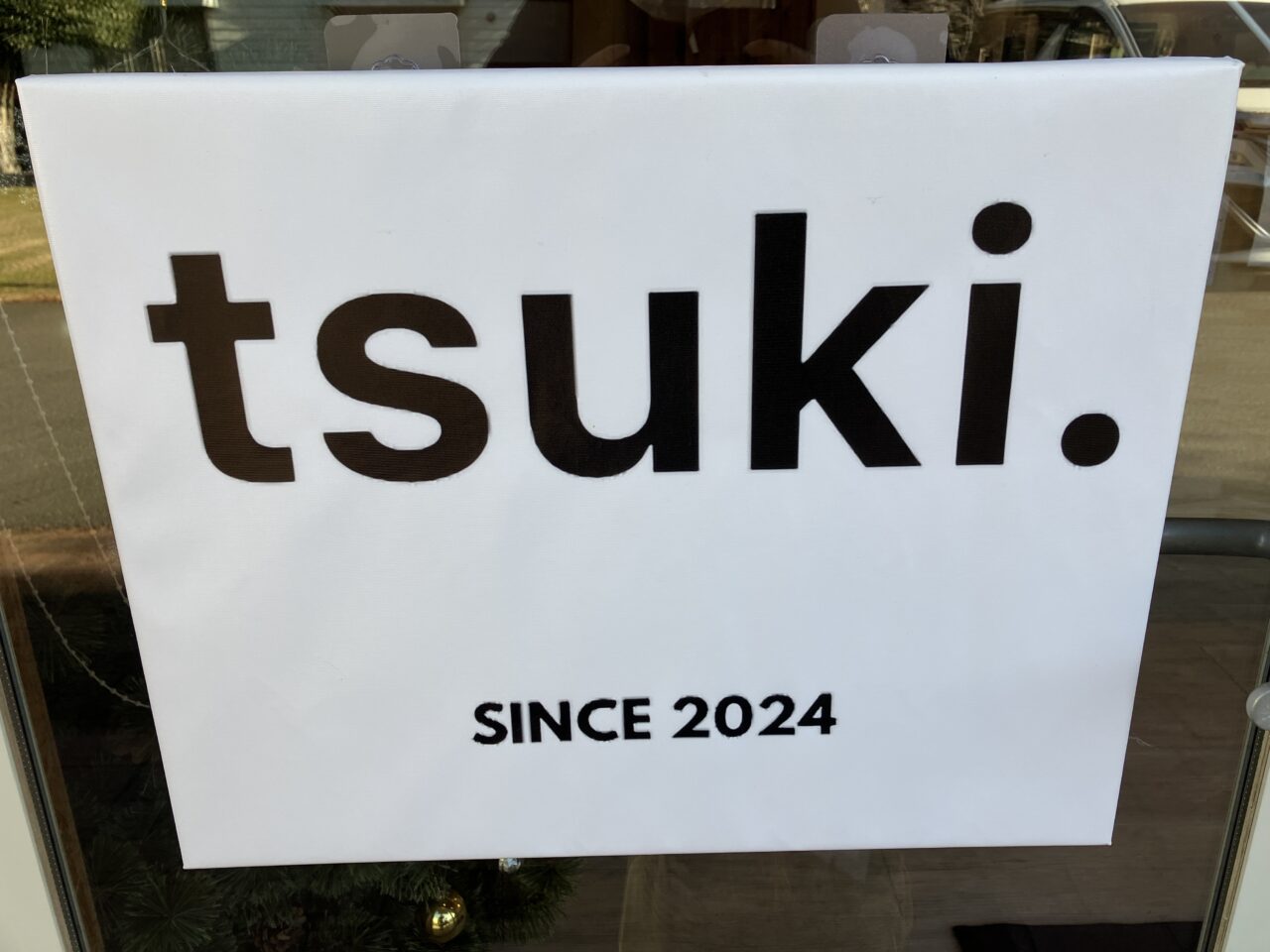 tsuki.